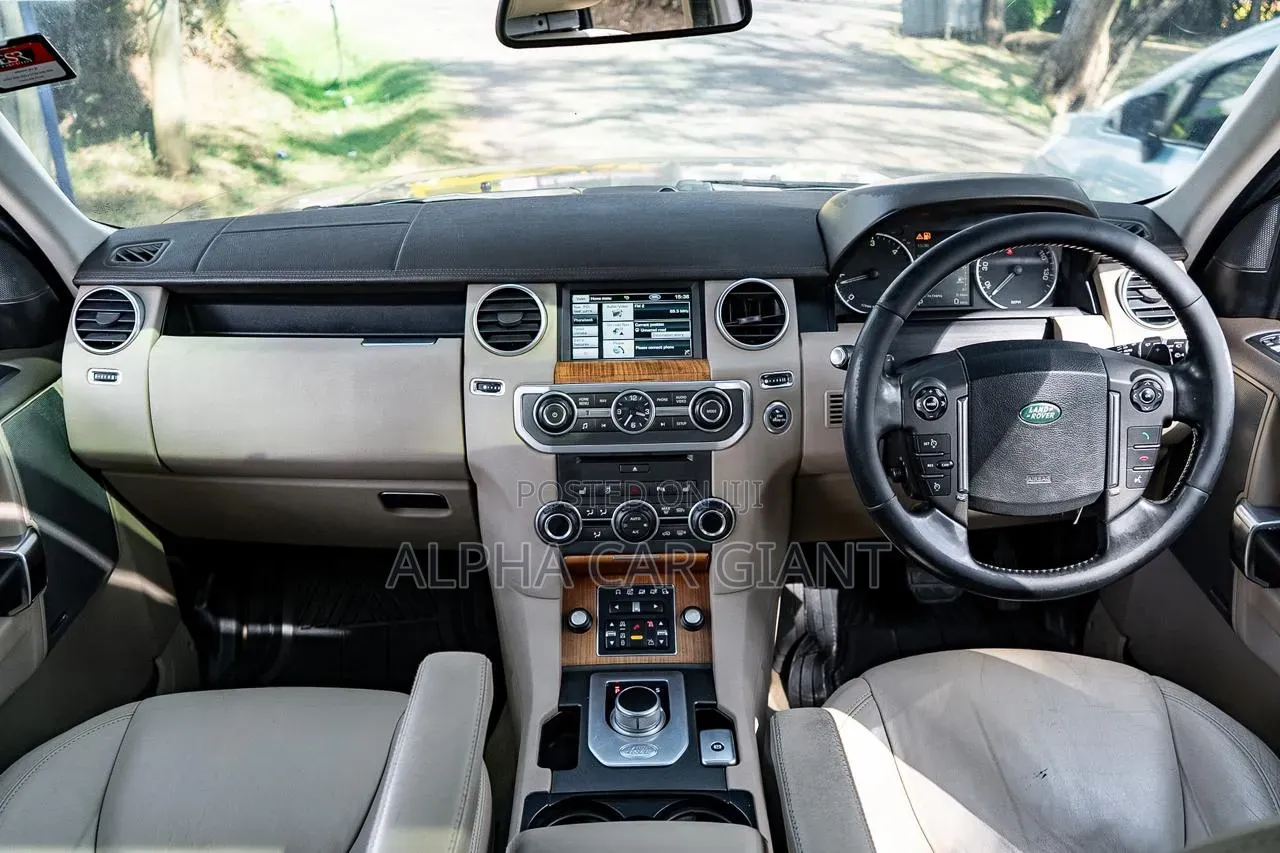Land Rover Discovery 2012 Brown