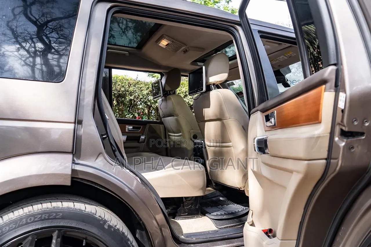 Land Rover Discovery 2012 Brown