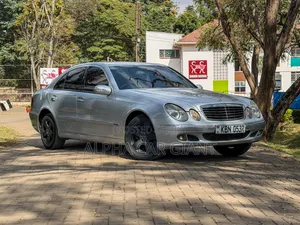 Mercedes-Benz E200 2005 Silver