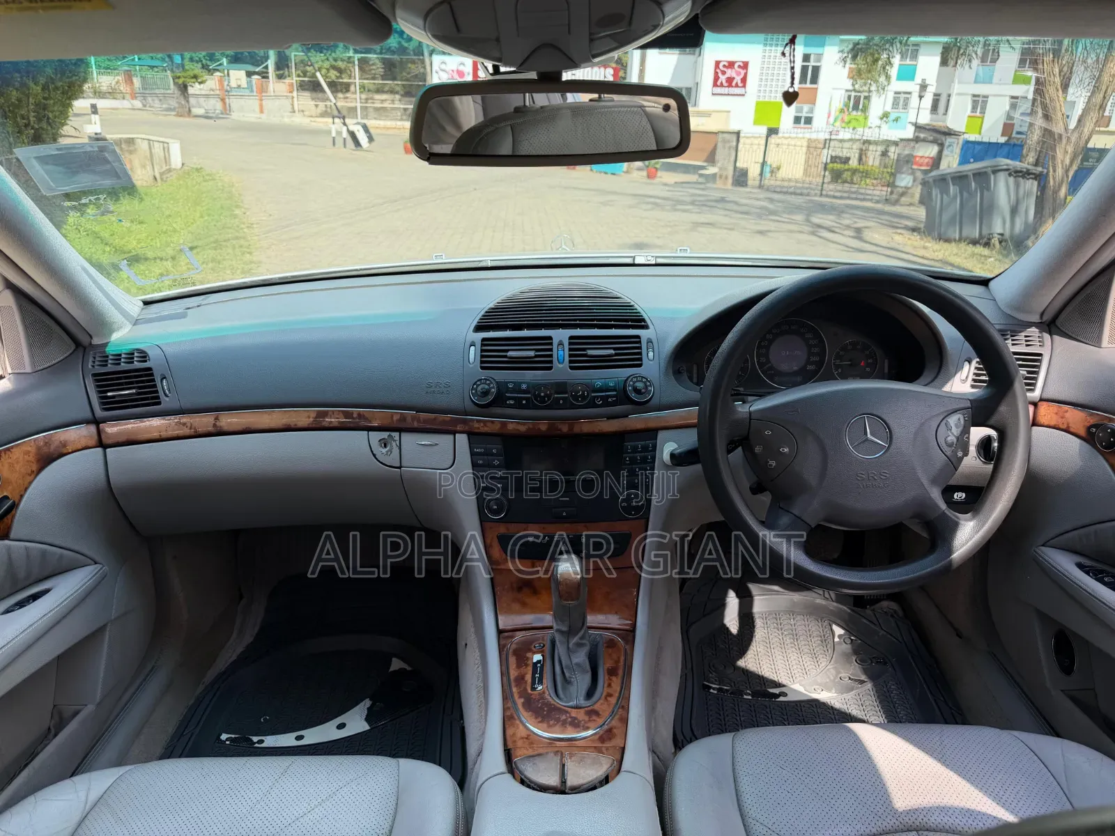 Mercedes-Benz E200 2005 Silver