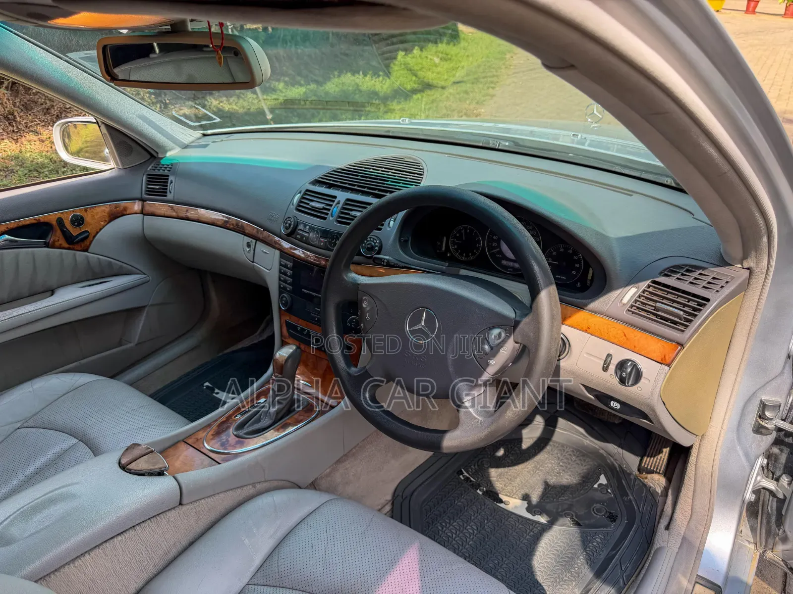 Mercedes-Benz E200 2005 Silver