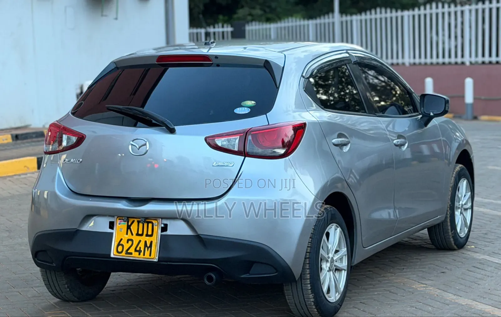 Mazda Demio 2015 Silver