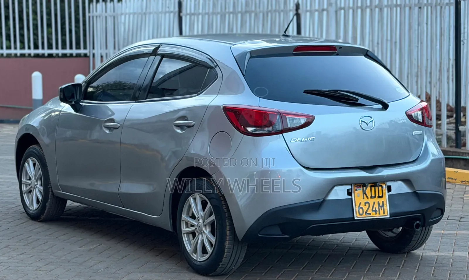 Mazda Demio 2015 Silver