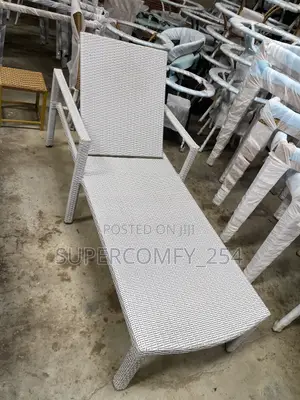 A Cozy Poolside Sun Bed