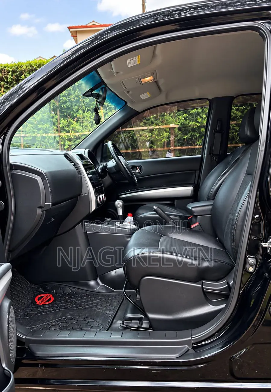 Nissan X-Trail 2012 Black