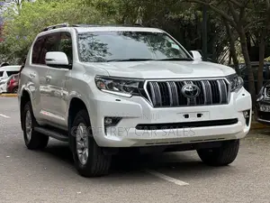 Toyota Land Cruiser Prado 2.8 2022 White