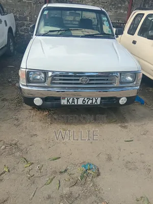 Toyota Hilux 2.5 Cab 2005 White