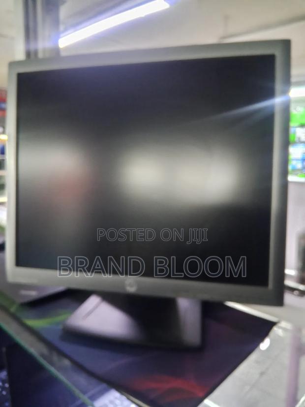 HP 19 Inches Square Moniter