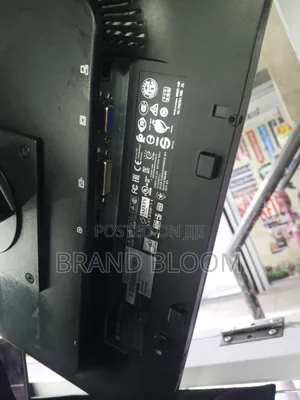 HP 19 Inches Square Moniter