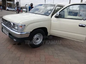 Toyota Hilux 2.5 Cab 2005 Beige