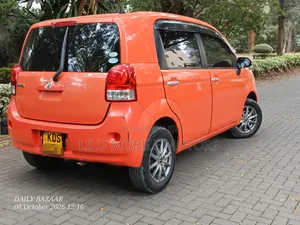 Toyota Porte 2017 Orange