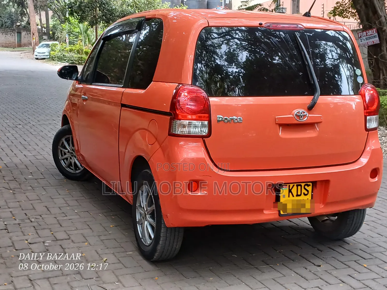 Toyota Porte 2017 Orange