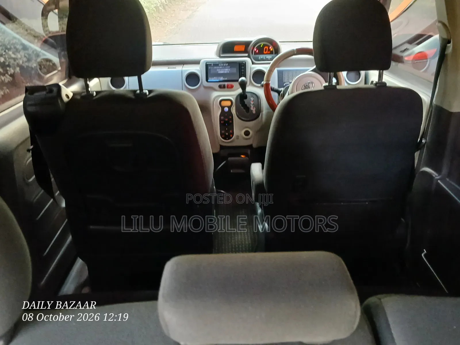 Toyota Porte 2017 Orange