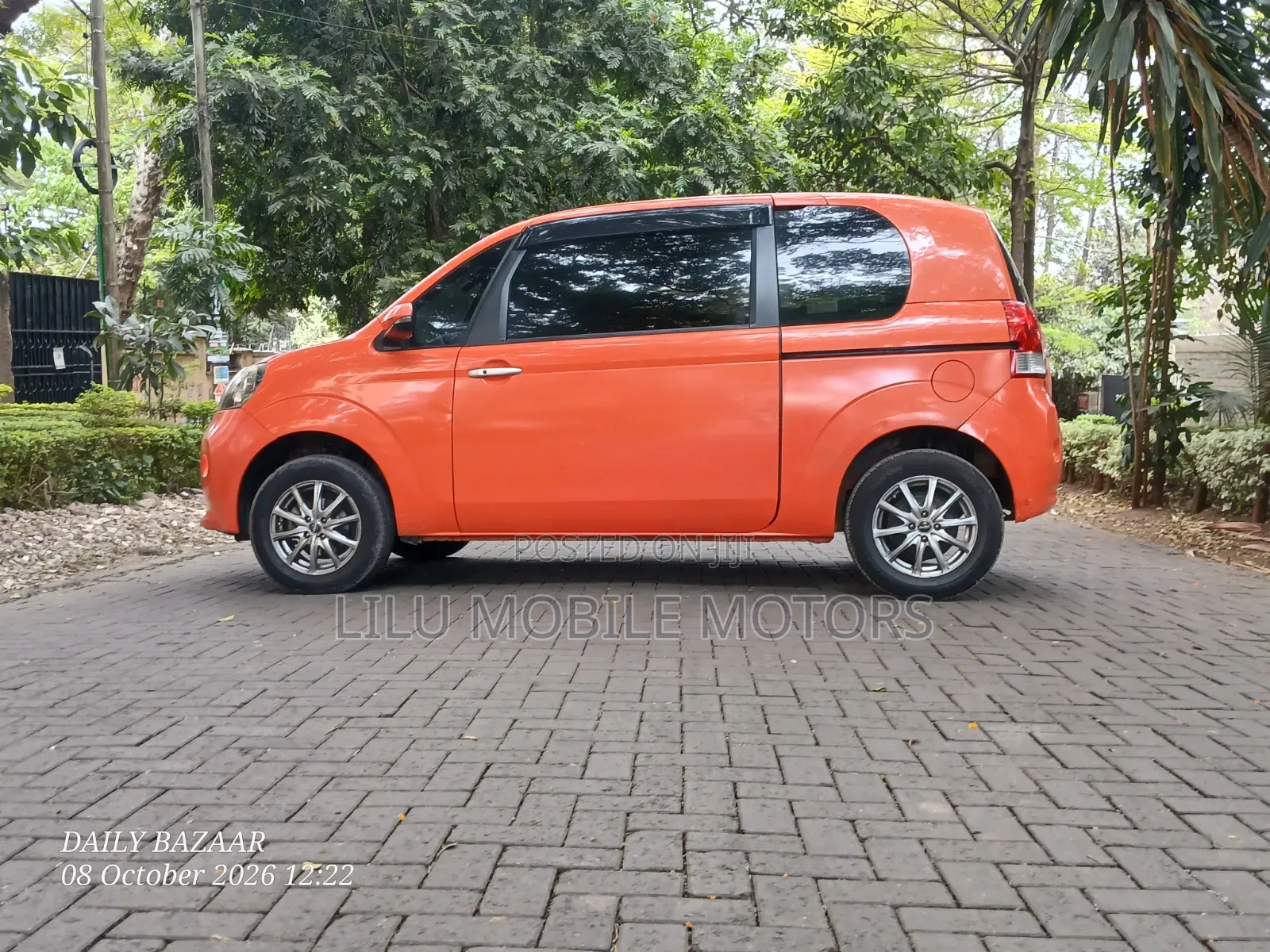 Toyota Porte 2017 Orange