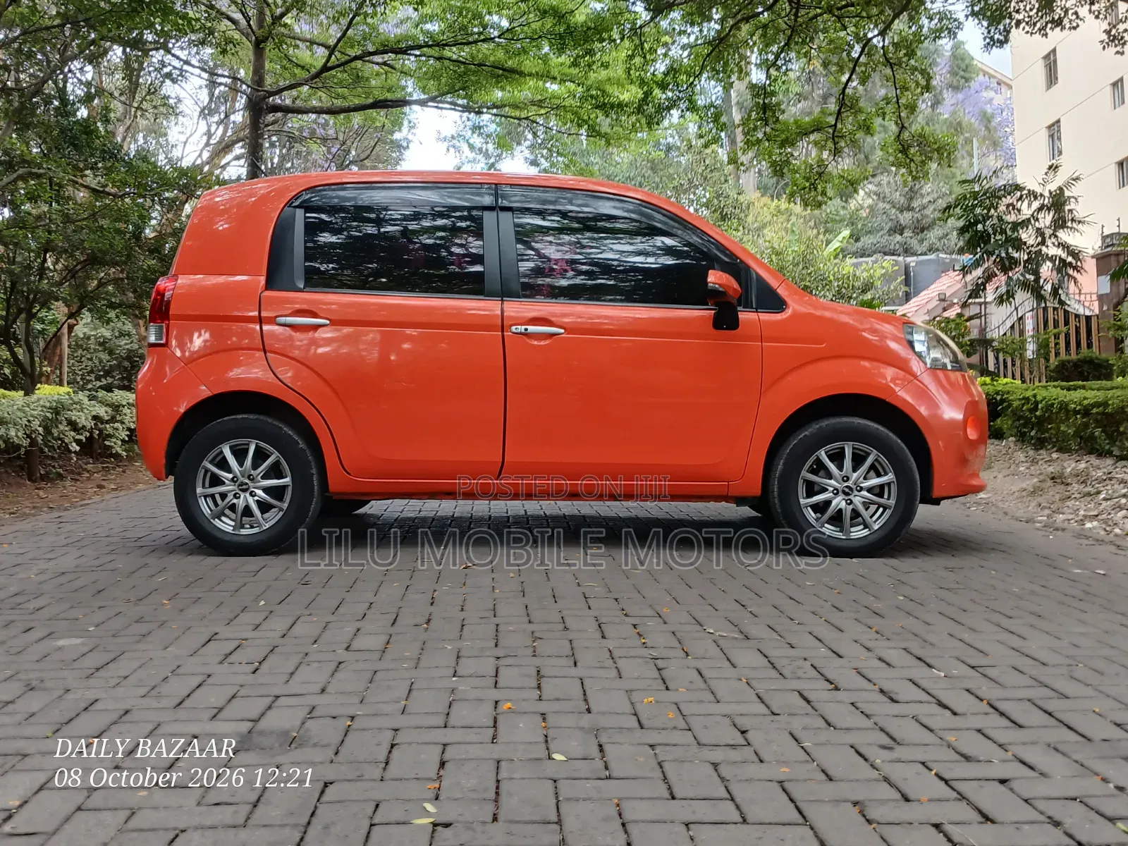 Toyota Porte 2017 Orange