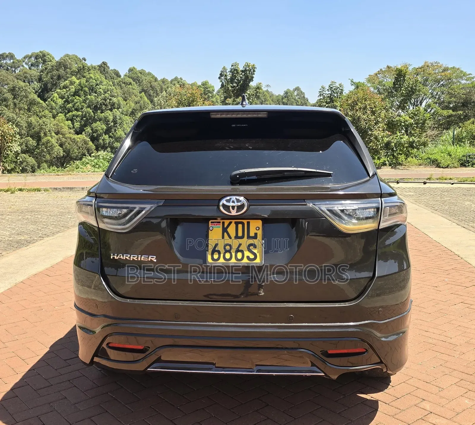Toyota Harrier 2.0 2015