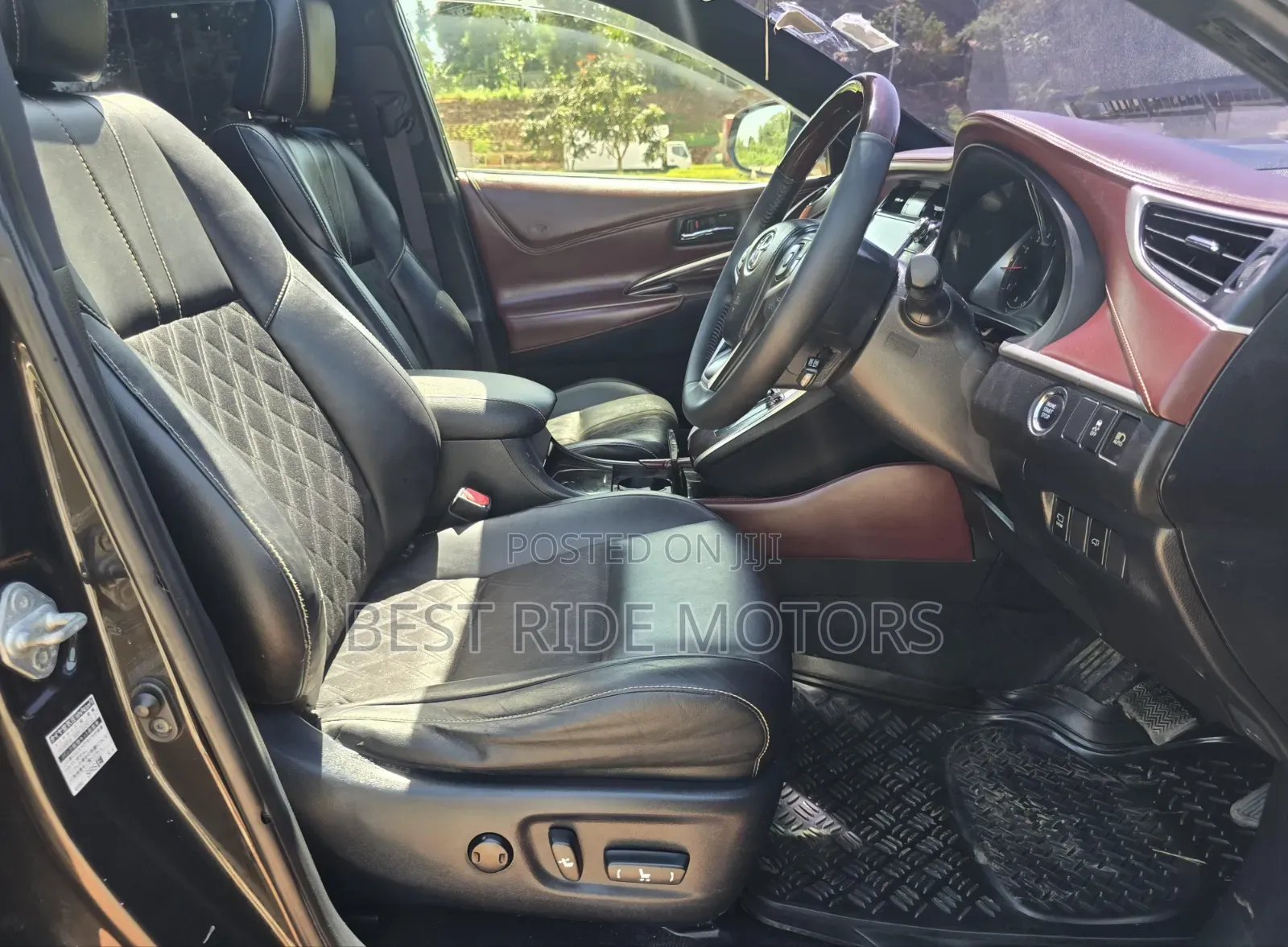 Toyota Harrier 2.0 2015