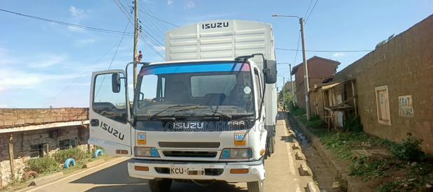 Isuzu FRR 2018 White - thumbnail 2