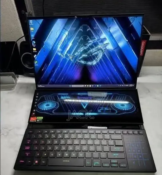 Laptop Asus ROG Zephyrus Duo 16 16GB AMD Ryzen 9 SSD 1T