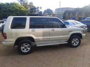 Isuzu Trooper 1997 Silver