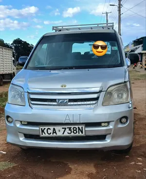 Toyota Noah 2007 Silver
