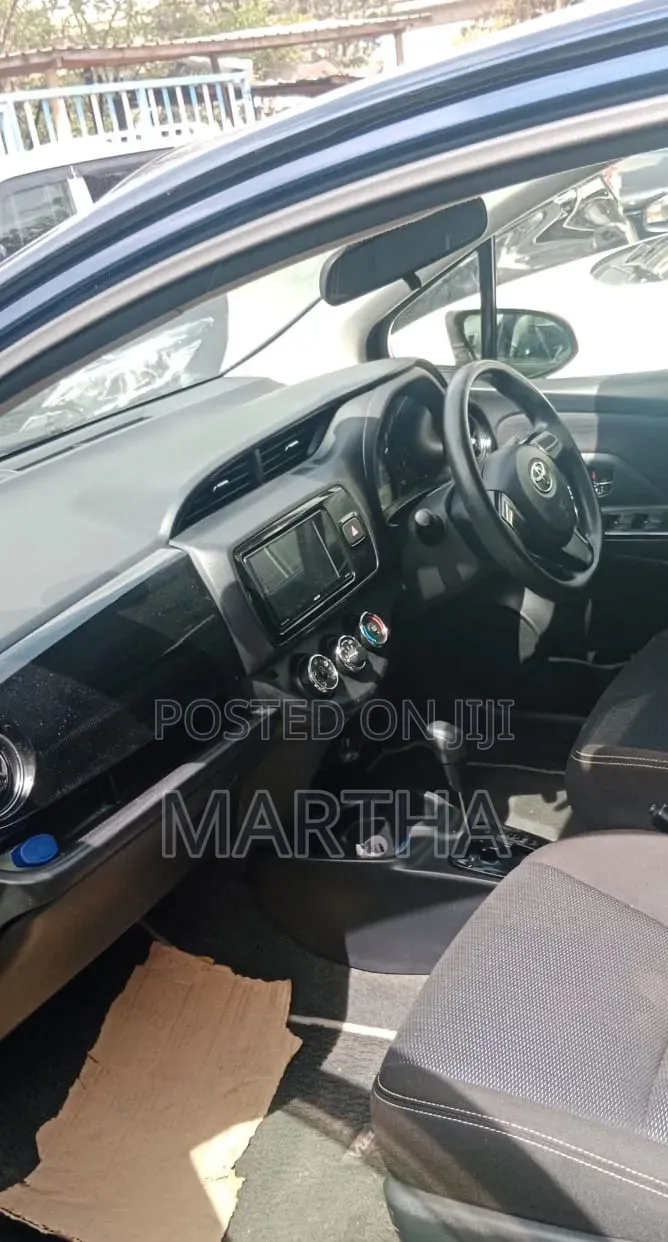 Toyota Vitz 2019 Silver