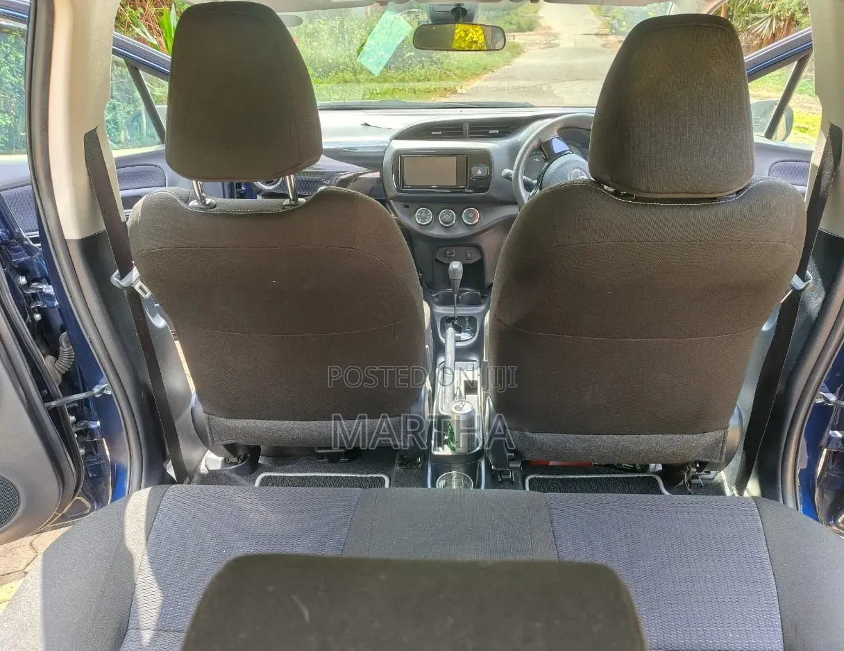 Toyota Vitz 2019 Silver