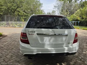 Mercedes-Benz C200 2013 White
