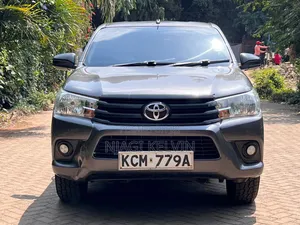 Toyota Hilux 2017 Gray