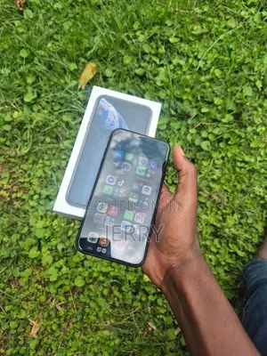 Apple iPhone XR 64 GB Black