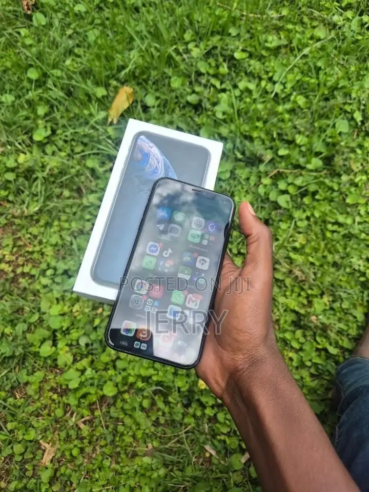 Apple iPhone XR 64 GB Black