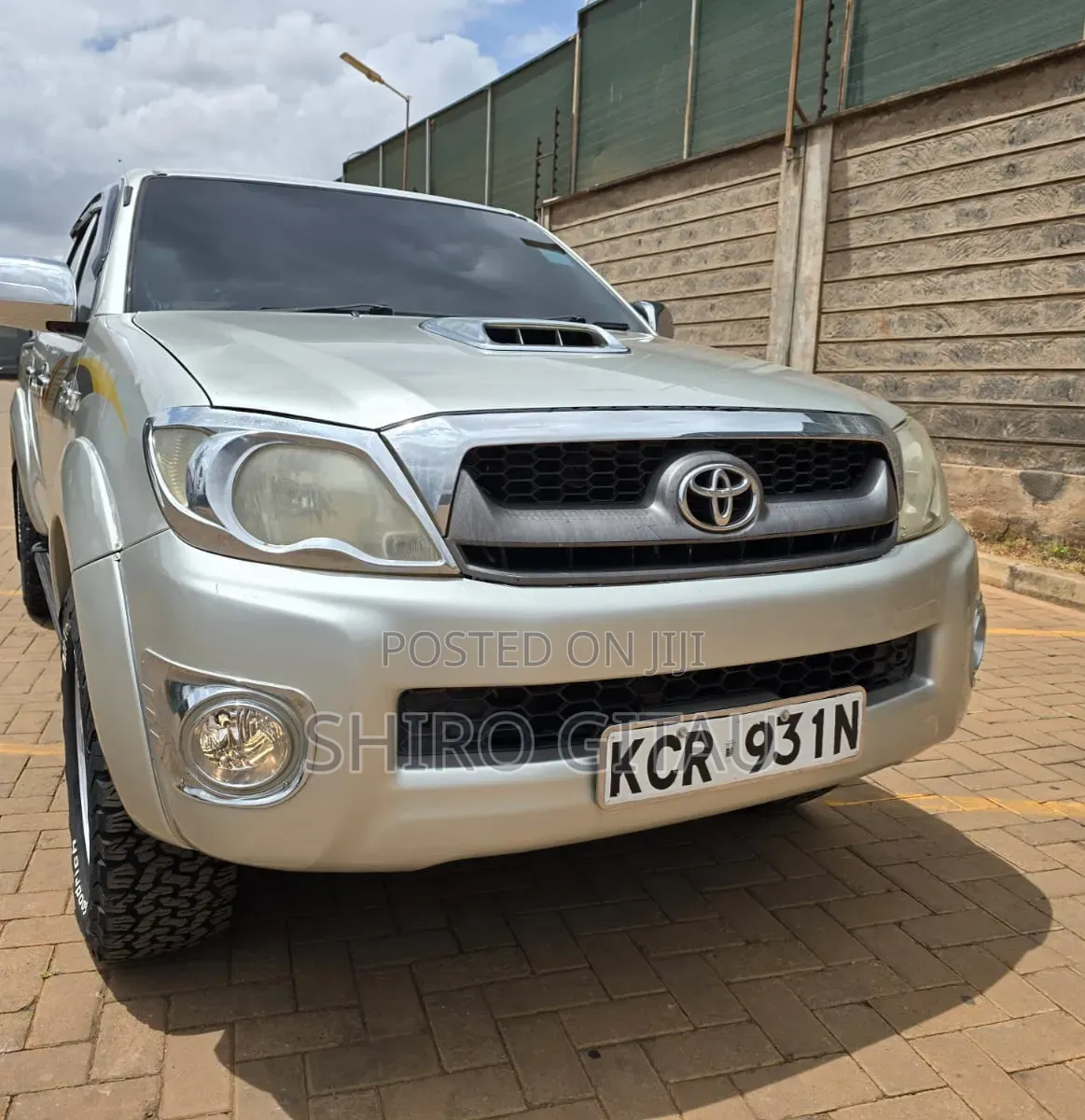 Toyota Hilux 2011 Silver