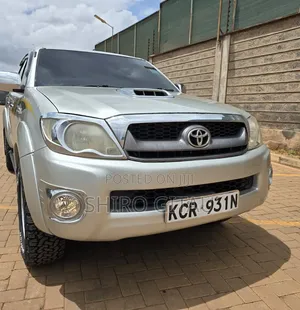 Toyota Hilux 2011 Silver