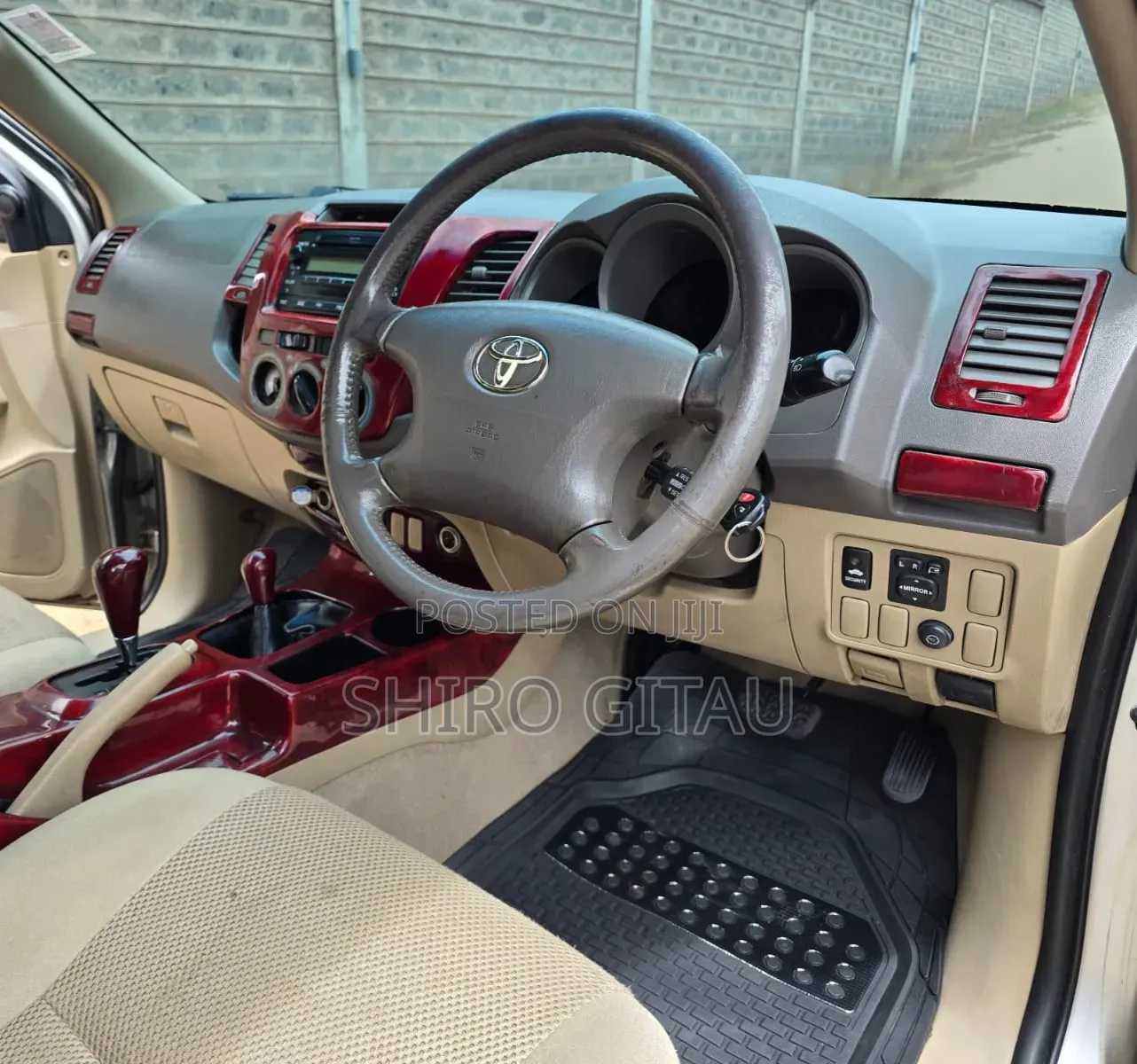Toyota Hilux 2011 Silver