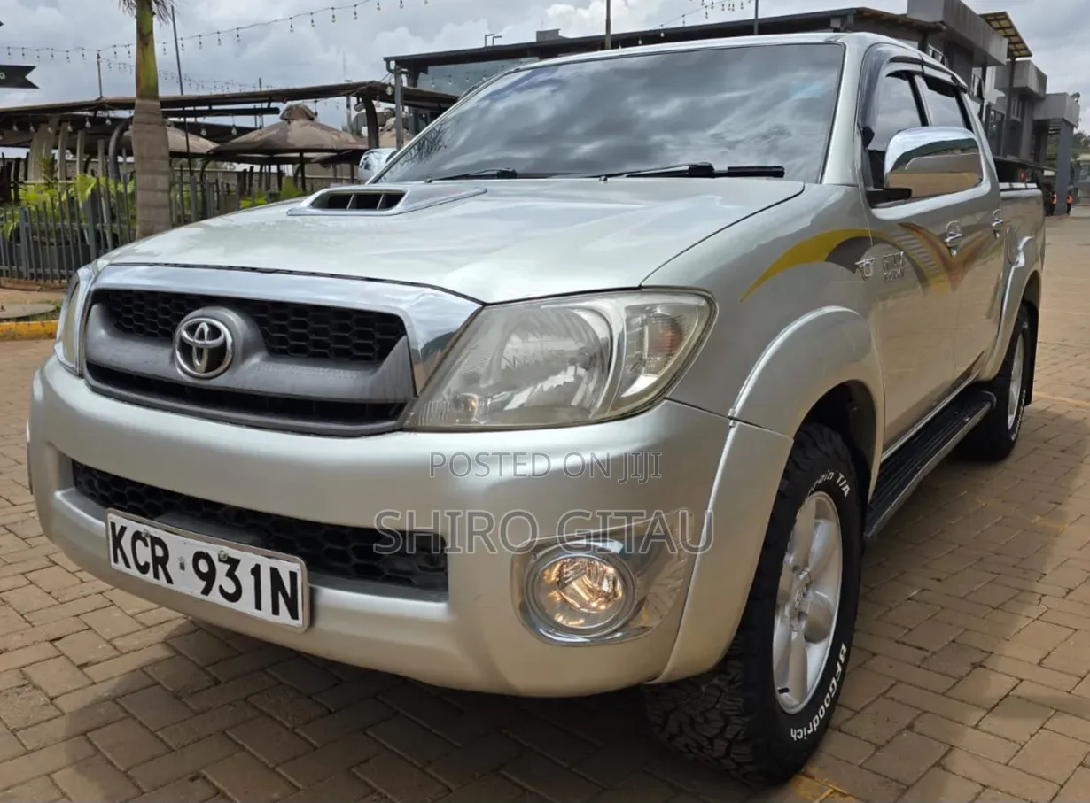 Toyota Hilux 2011 Silver