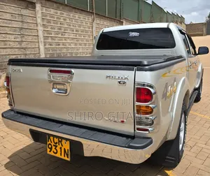 Toyota Hilux 2011 Silver