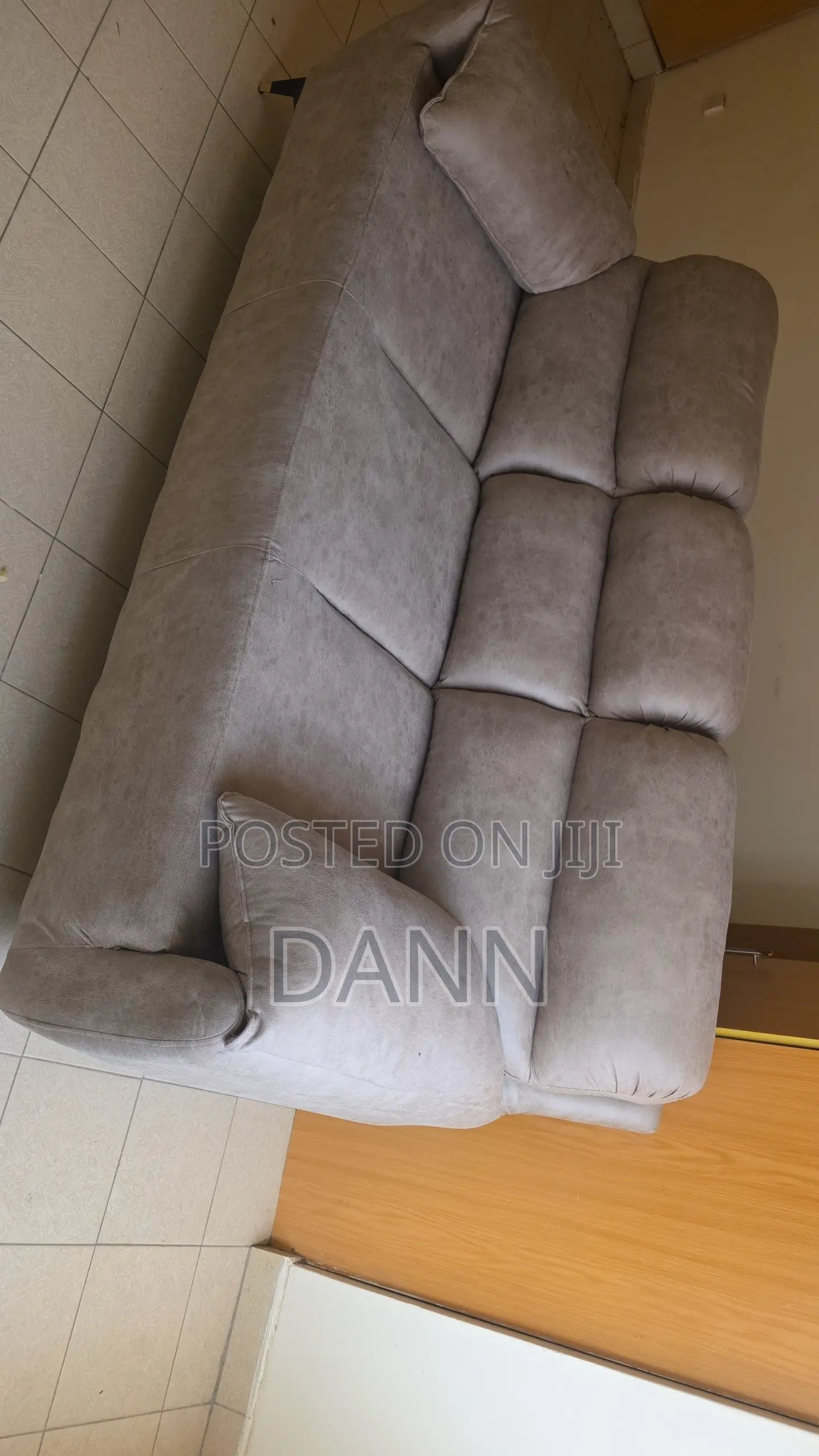 Mabawa Sofa ,3 Seater,spring