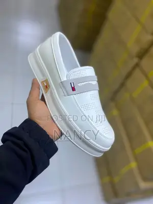 Tommy Hilfiger Laceless Slip-on Sneakers – Size 40-45