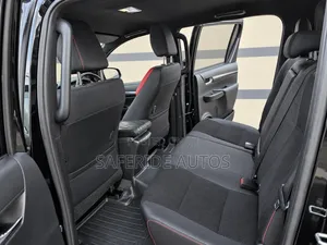 Toyota Hilux 2021 Matt Black