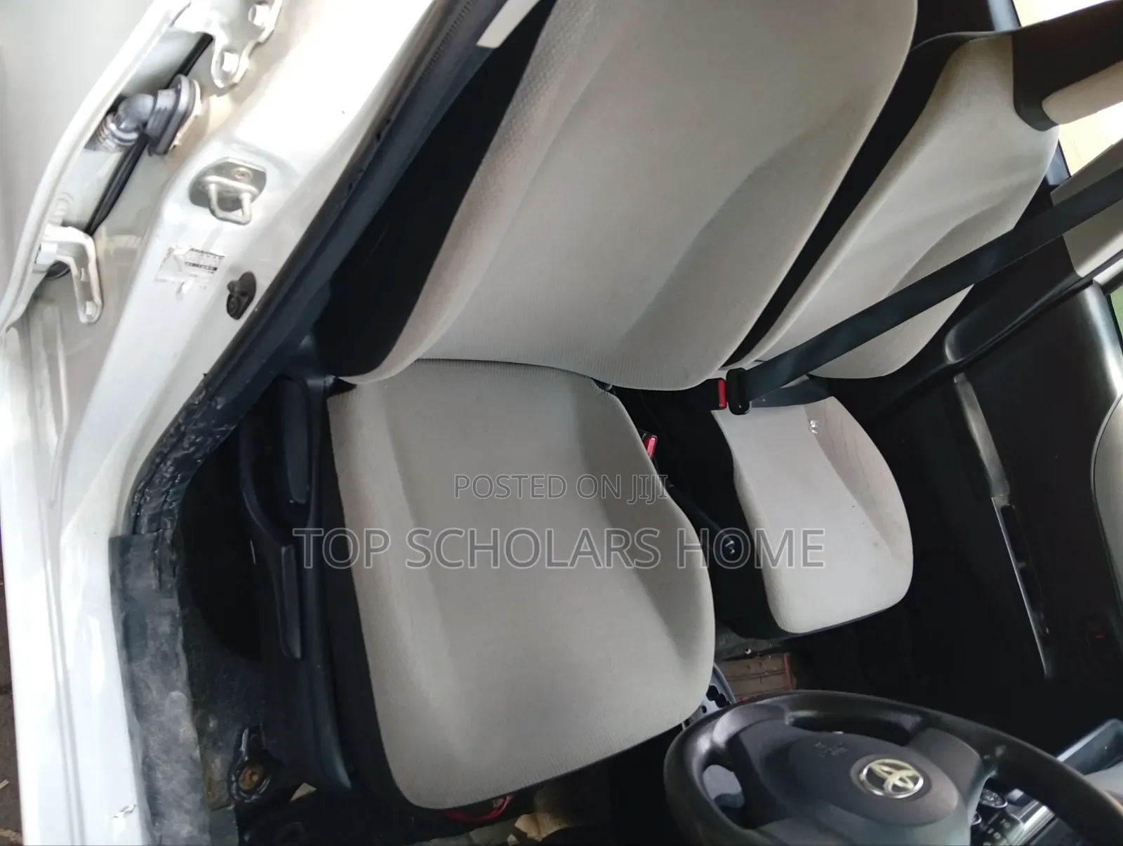 Toyota Vitz 2013 White