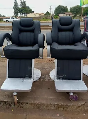 Kinyozi Seats