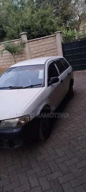 Nissan Advan 2006 White