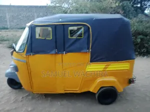 Piaggio Scooter 2016 Yellow