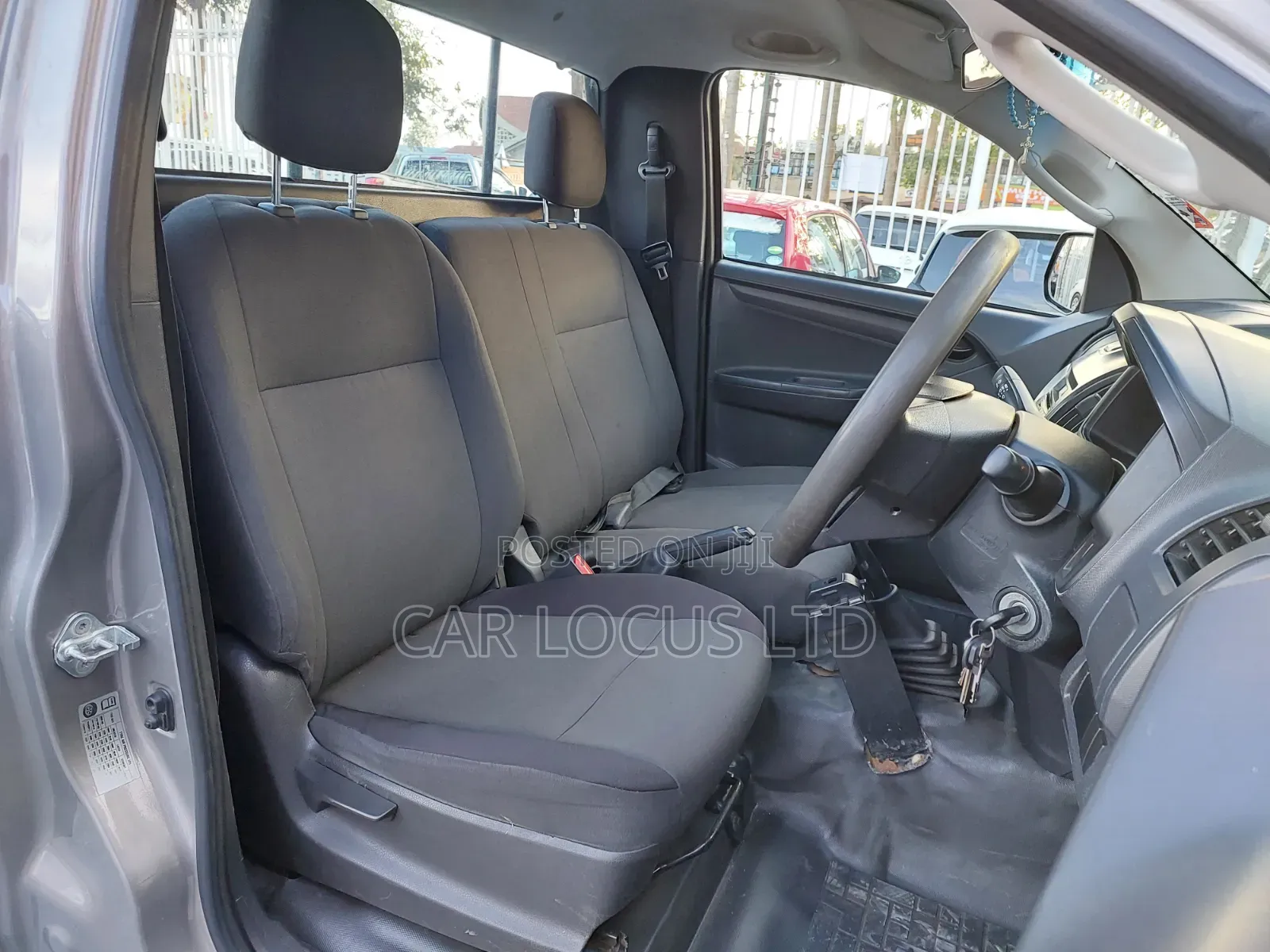 Isuzu D-MAX 2023 Gray