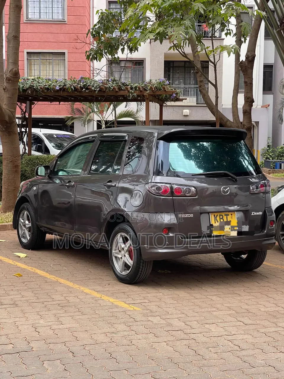 Mazda Demio 2006 Brown