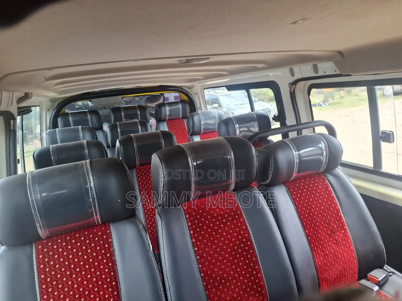 Nissan Caravan (Urvan) 2014 Yellow
