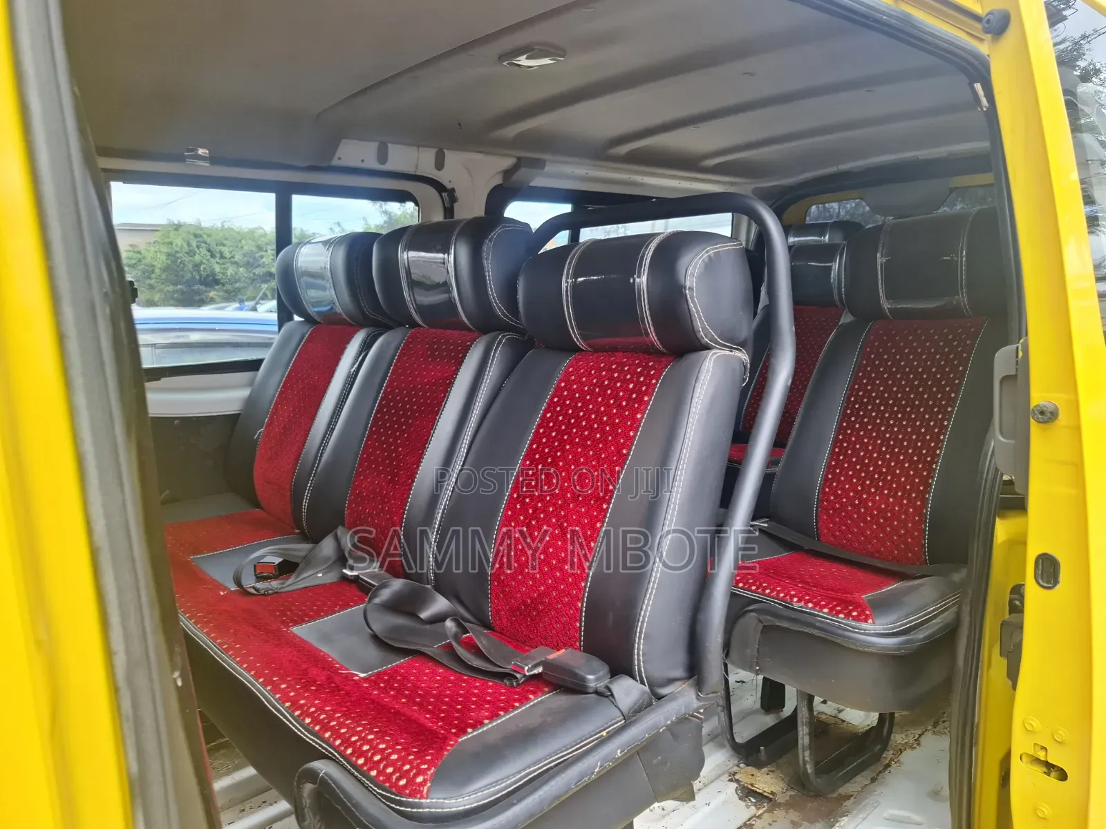 Nissan Caravan (Urvan) 2014 Yellow