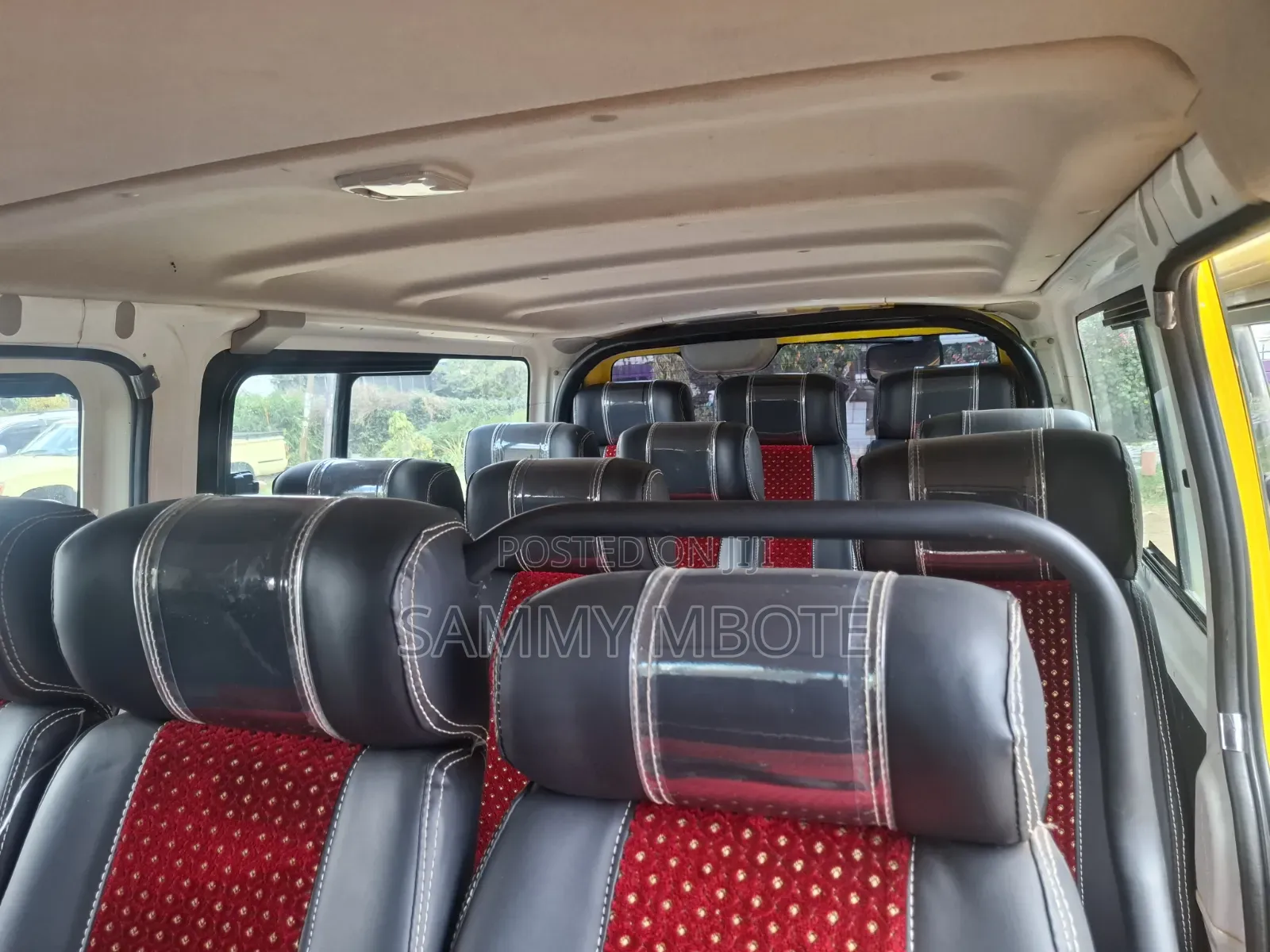 Nissan Caravan (Urvan) 2014 Yellow