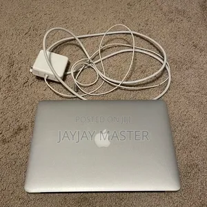 Laptop Apple MacBook Air 4GB Intel Core i5 SSD 128GB