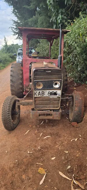 Tractor Massey Ferguson 240 KAB RED